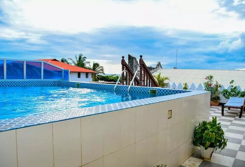 هتل Forodhani Park