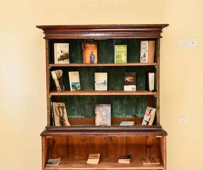 هتل Forodhani Park