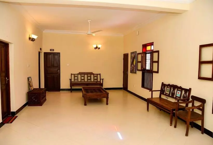 هتل Forodhani Park