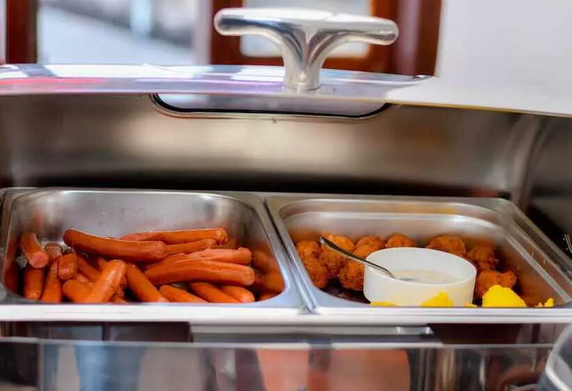 هتل Forodhani Park