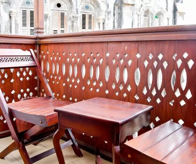 هتل Forodhani Park