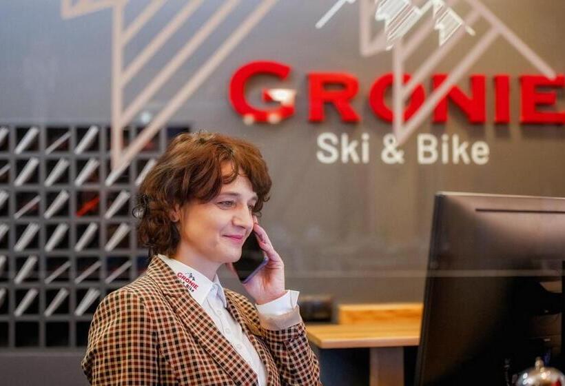 酒店 Gronie Ski & Bike