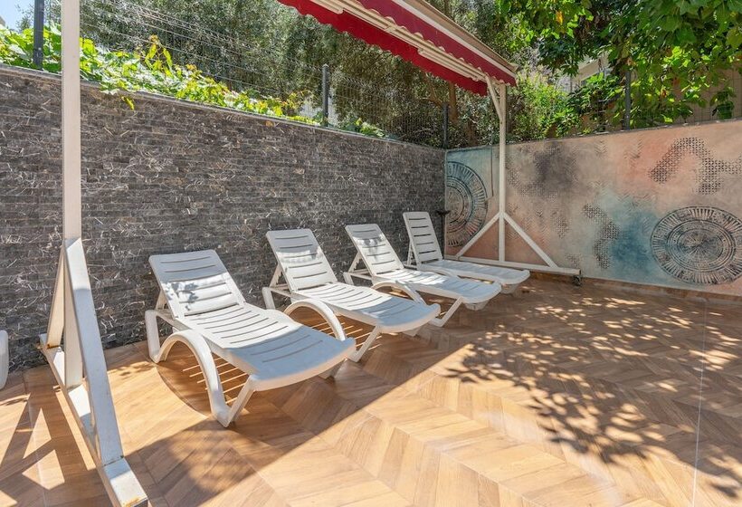 Отель Gurses Life