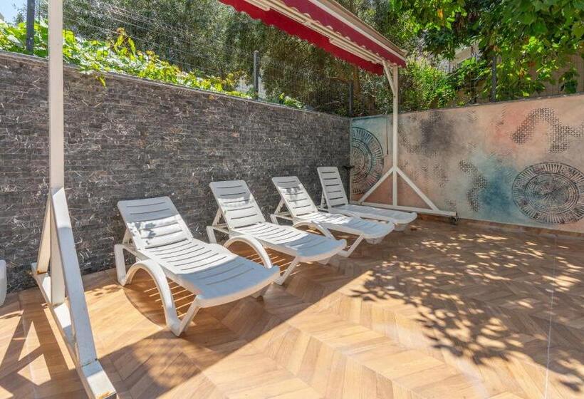 Отель Gurses Life