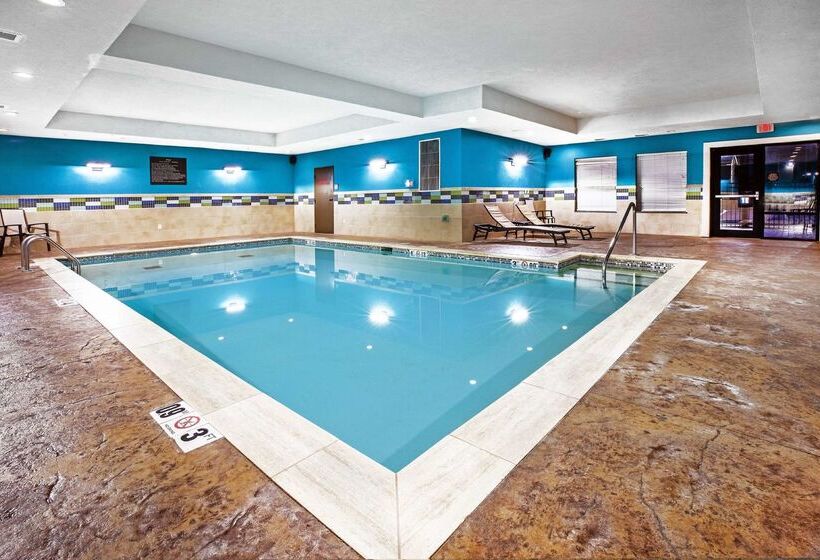 בית מלון כפרי Hampton Inn & Suites Claremore