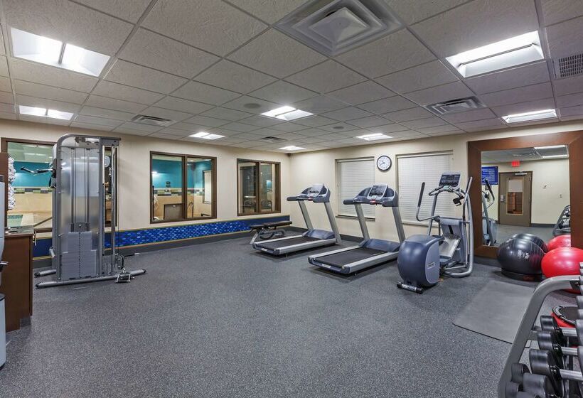 בית מלון כפרי Hampton Inn & Suites Claremore