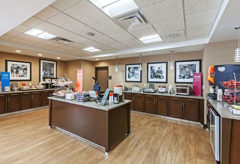 בית מלון כפרי Hampton Inn & Suites Claremore