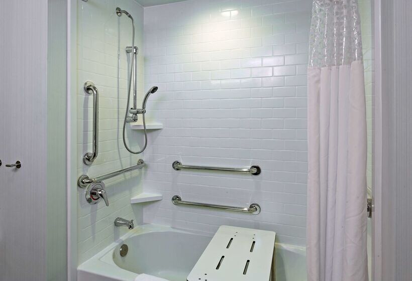 בית מלון כפרי Hampton Inn & Suites Claremore