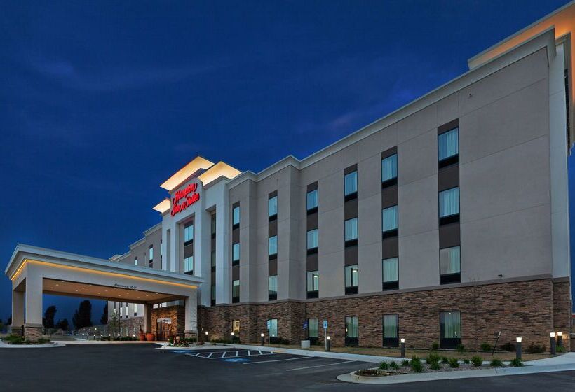 בית מלון כפרי Hampton Inn & Suites Claremore