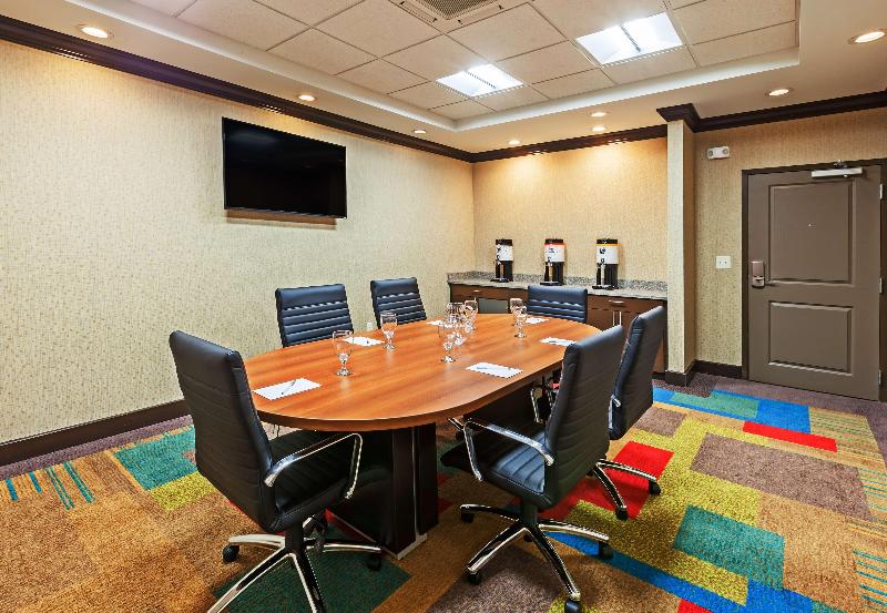 בית מלון כפרי Hampton Inn & Suites Claremore