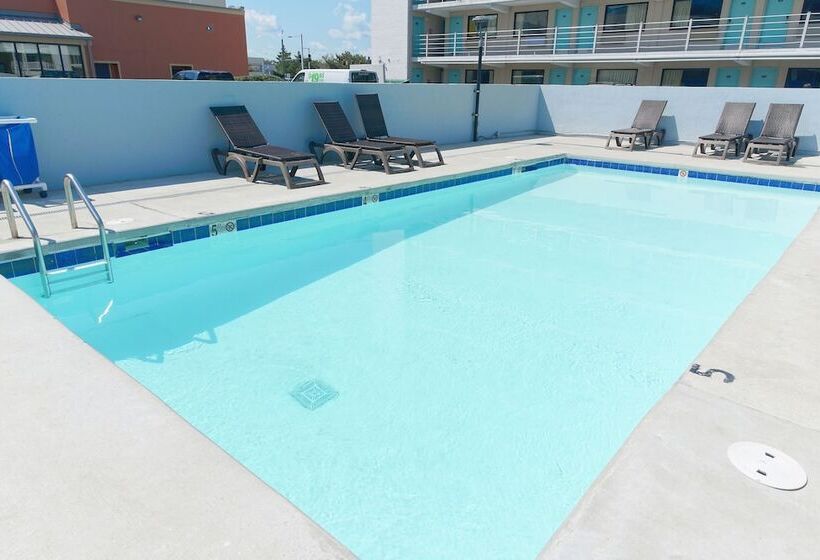 Hotel Howard Johnson By Wyndham Virginia Beach At The Beach