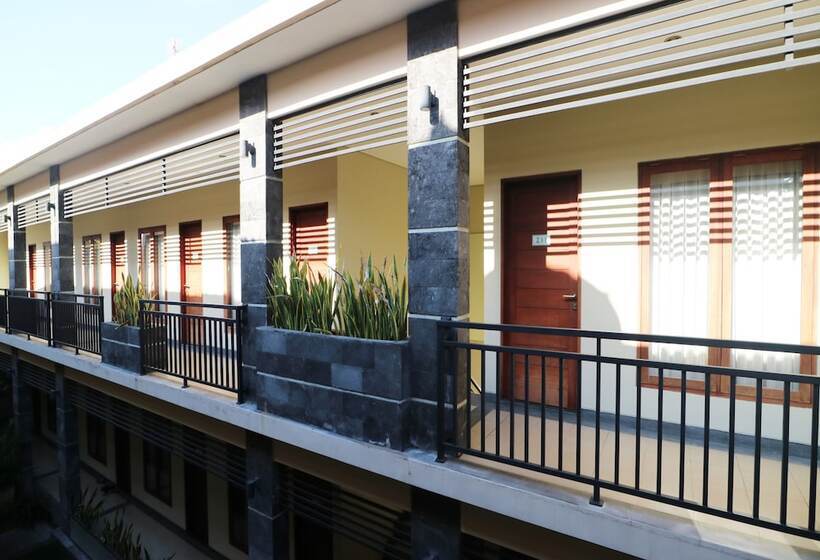 בית מלון כפרי Collection O 3885 Kara Residence