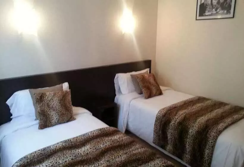 Hotel Le Chapeau Rouge