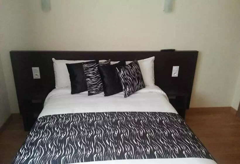 Hotel Le Chapeau Rouge