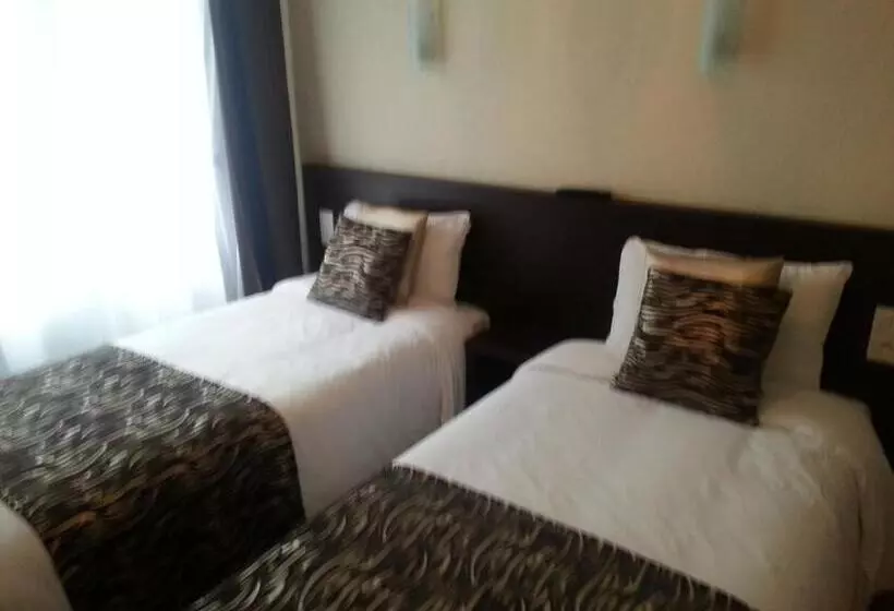 Hotel Le Chapeau Rouge