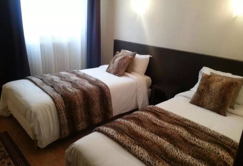 Hotel Le Chapeau Rouge