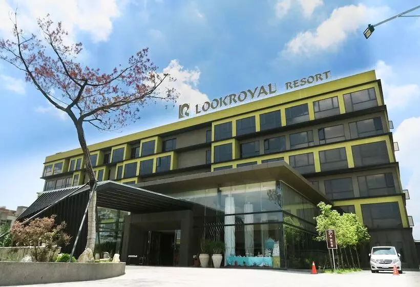 Hotelli Look Royal Resort