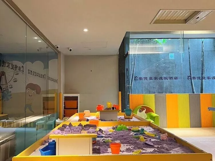 Hotelli Look Royal Resort