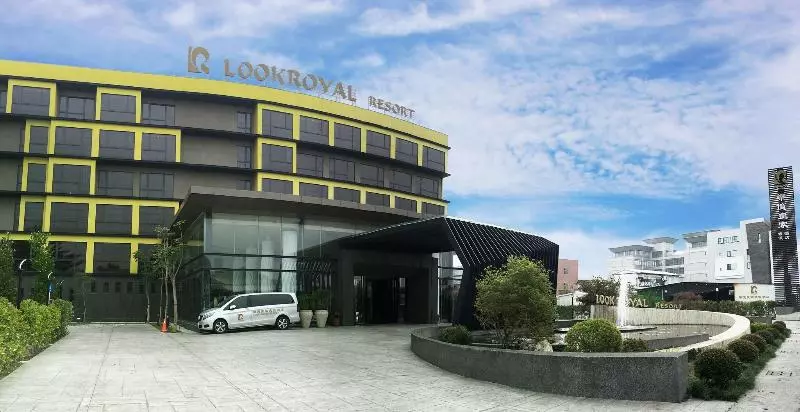 Hotelli Look Royal Resort