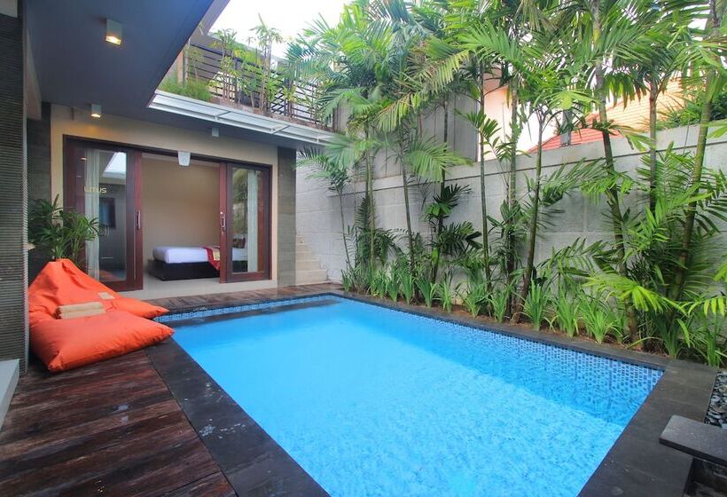 Отель Lotus Tirta Seminyak