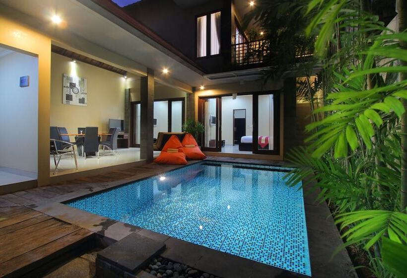 Отель Lotus Tirta Seminyak