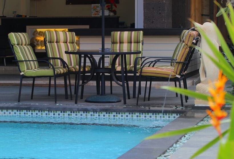 Отель Lotus Tirta Seminyak