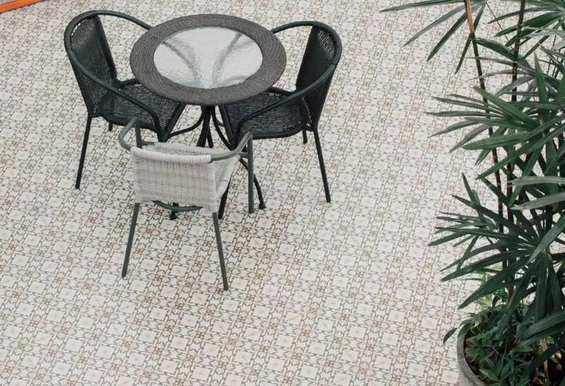 هتل Maison De Cheer