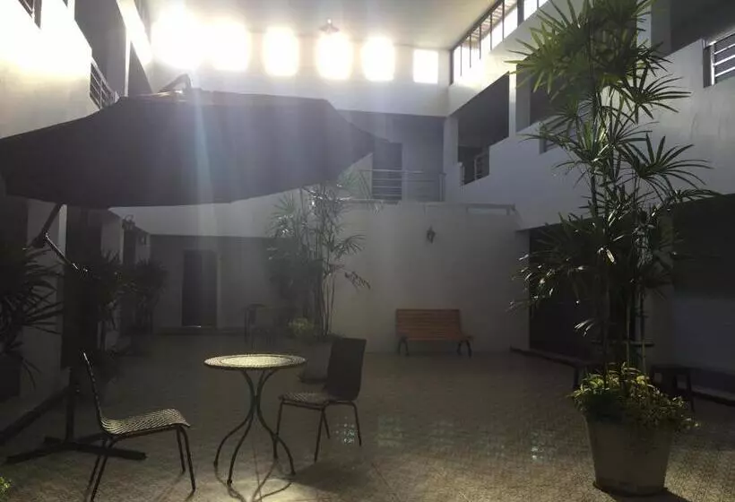 هتل Maison De Cheer