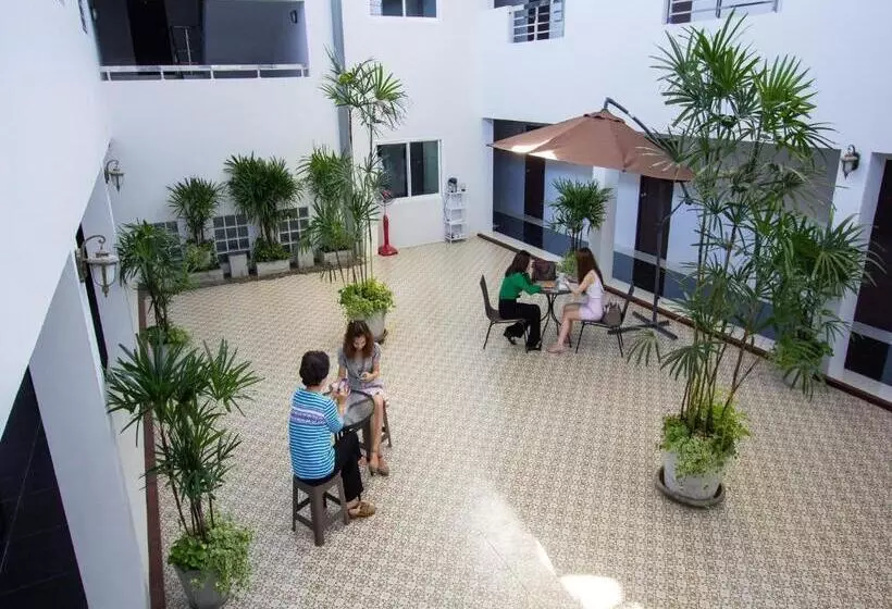 هتل Maison De Cheer