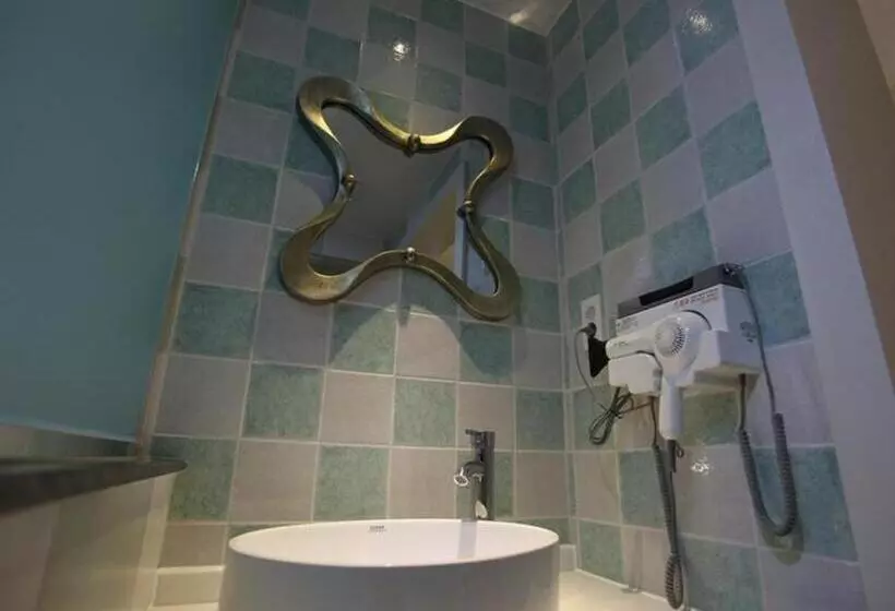 Hotel Shampoo