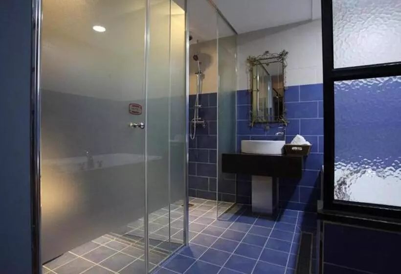Hotel Shampoo