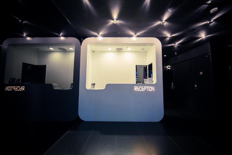 هتل Sleepbox Hostel