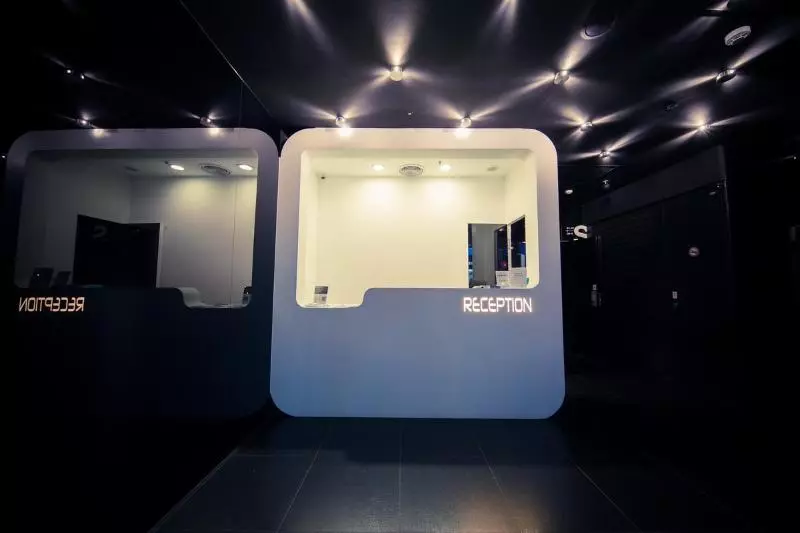 هتل Sleepbox Hostel