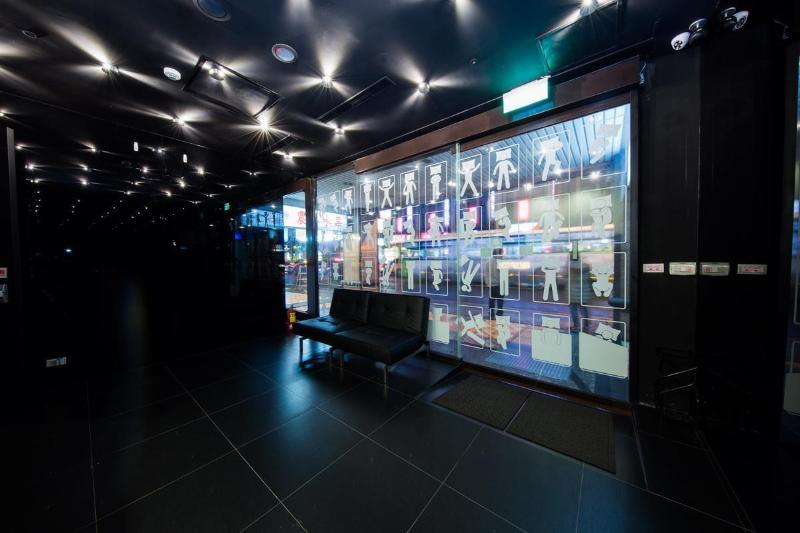 هتل Sleepbox Hostel