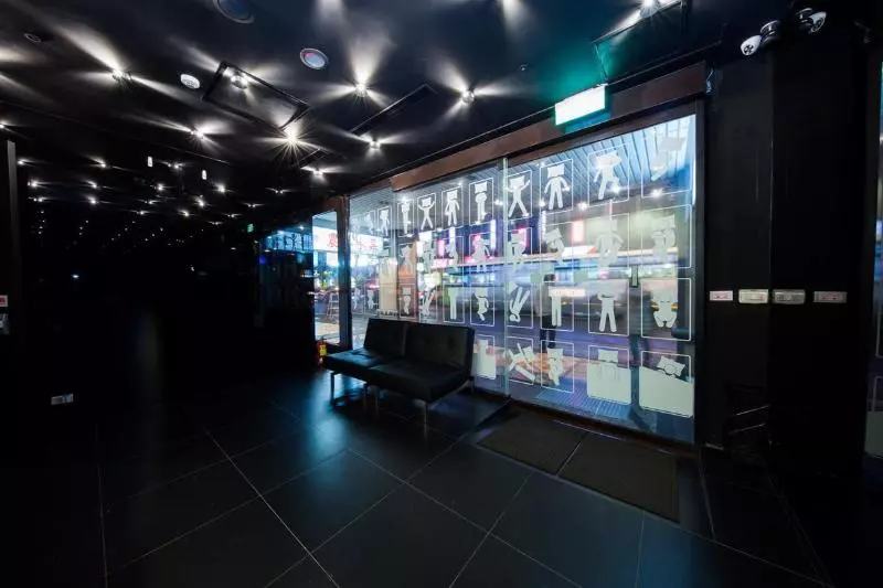 هتل Sleepbox Hostel