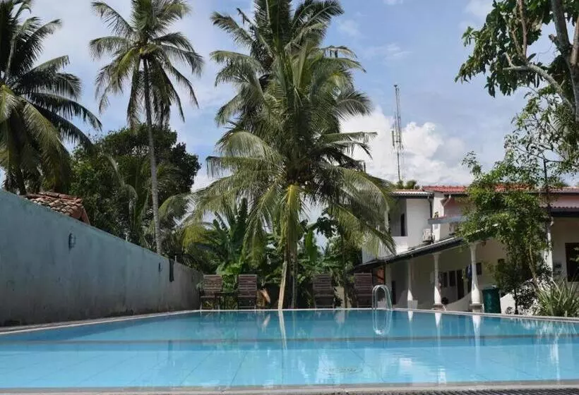 בית מלון כפרי Star Holiday Resort