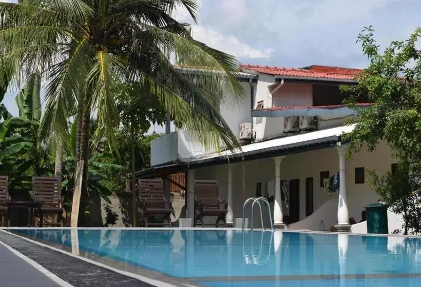 בית מלון כפרי Star Holiday Resort