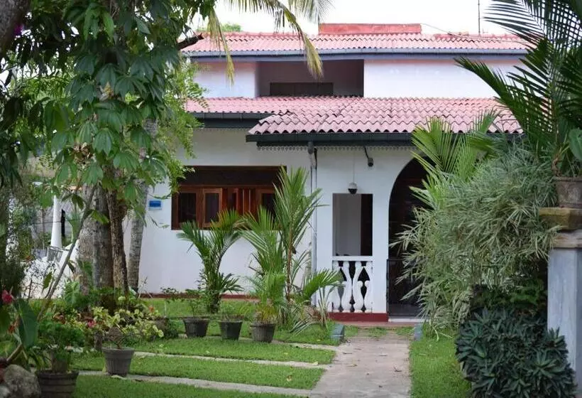 בית מלון כפרי Star Holiday Resort