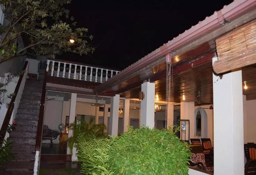 בית מלון כפרי Star Holiday Resort