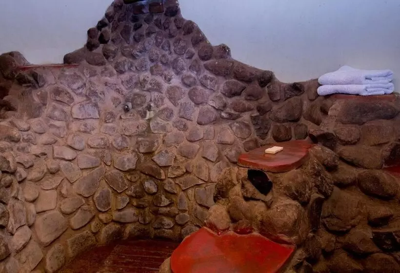 هتل The Royal Sichango Village