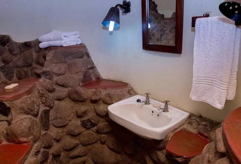 هتل The Royal Sichango Village