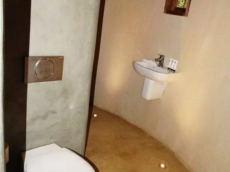 هتل The Royal Sichango Village