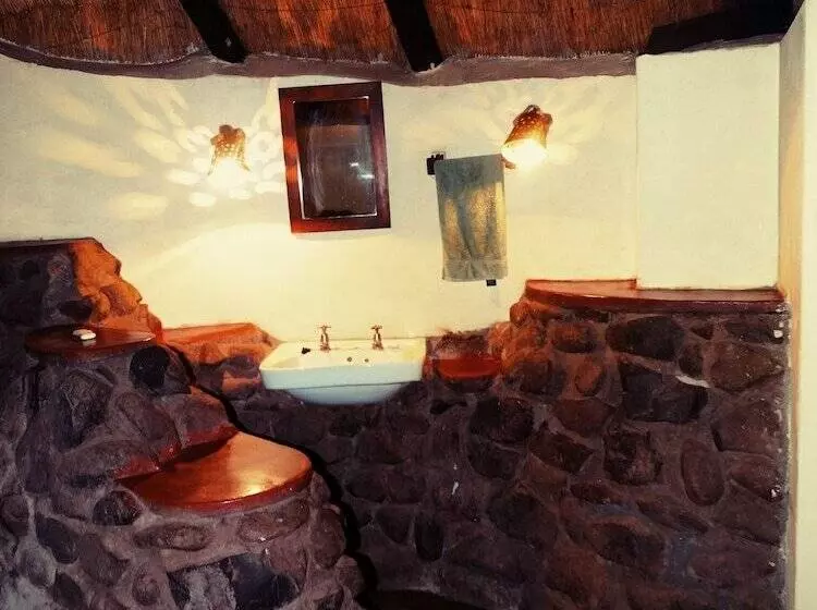 هتل The Royal Sichango Village