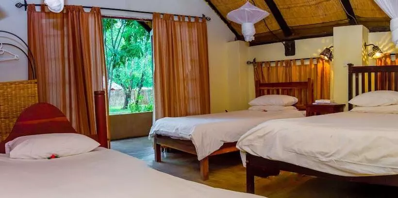 هتل The Royal Sichango Village