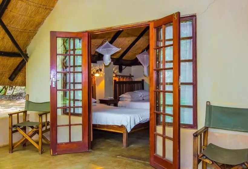 هتل The Royal Sichango Village