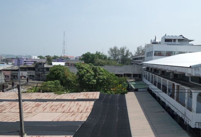 בית מלון כפרי U Sabuy Mansion Trang