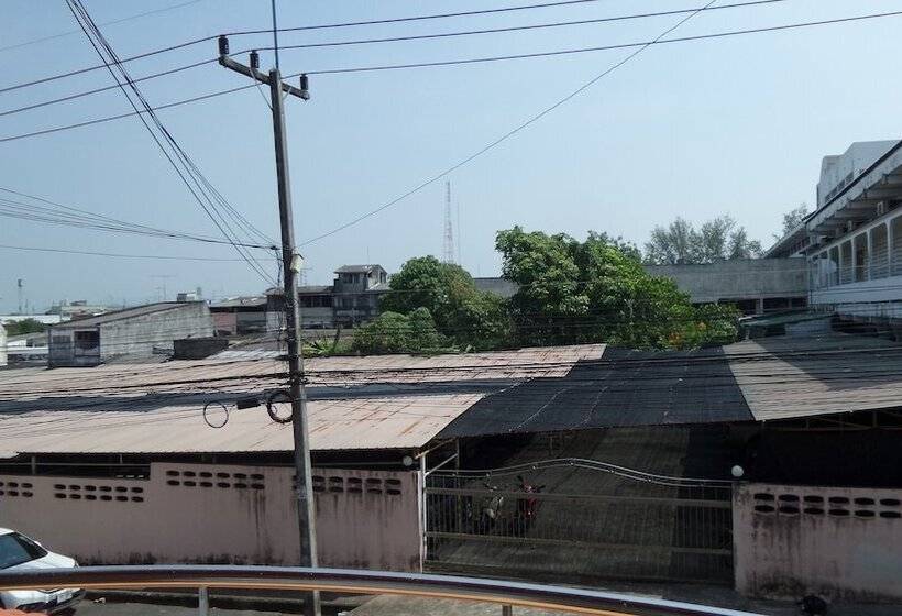 בית מלון כפרי U Sabuy Mansion Trang