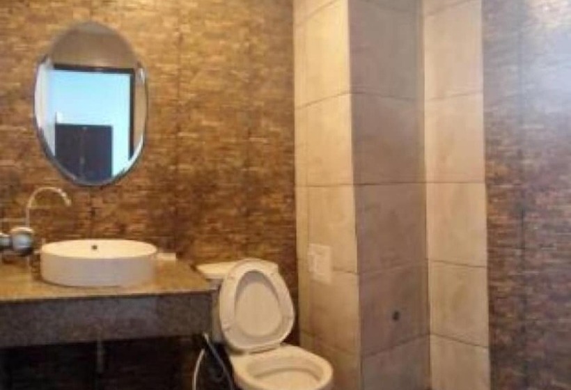 בית מלון כפרי U Sabuy Mansion Trang