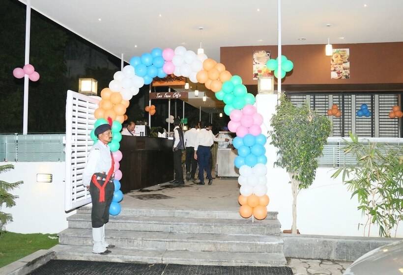 هتل Vijay Residency