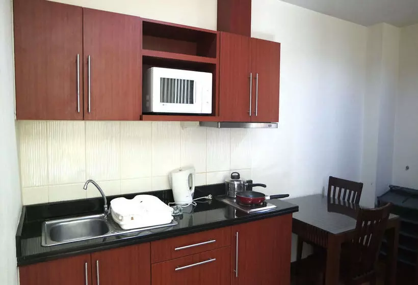 Kanavera Sriracha  & Serviced Apartment